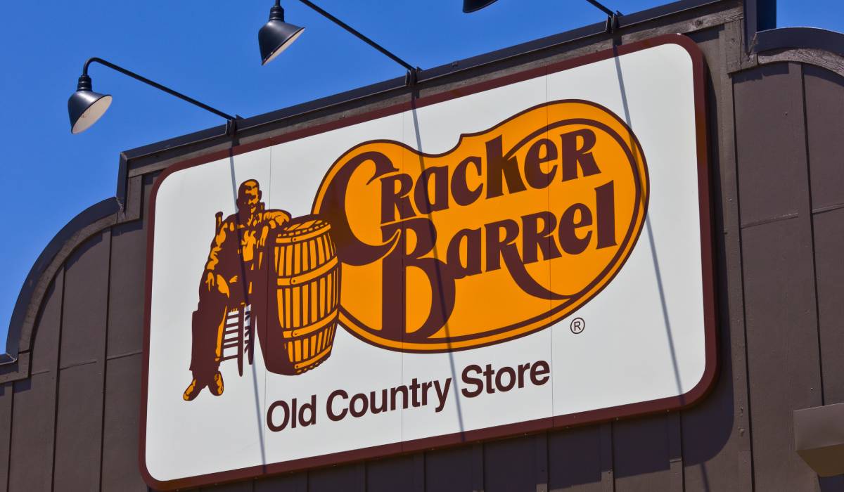 Cracker Barrel Signage