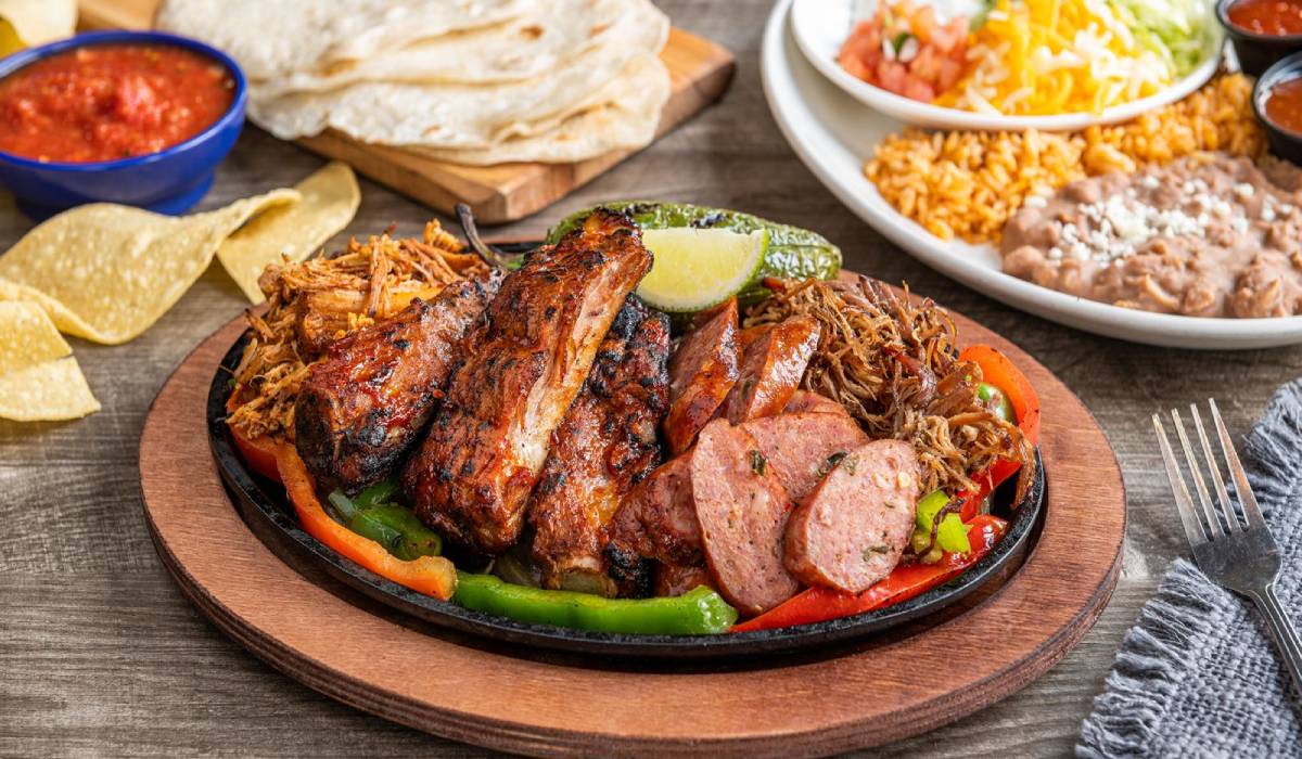 On The Border's Smokehouse Fajitas