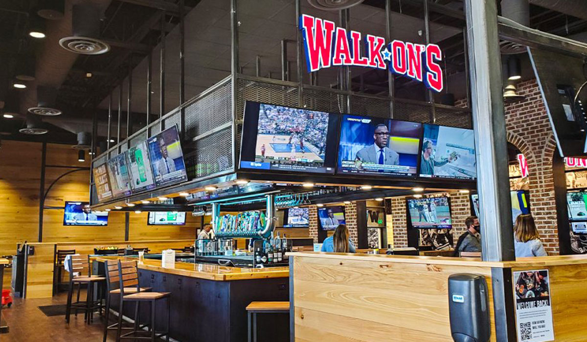 Walk-On's dining room.