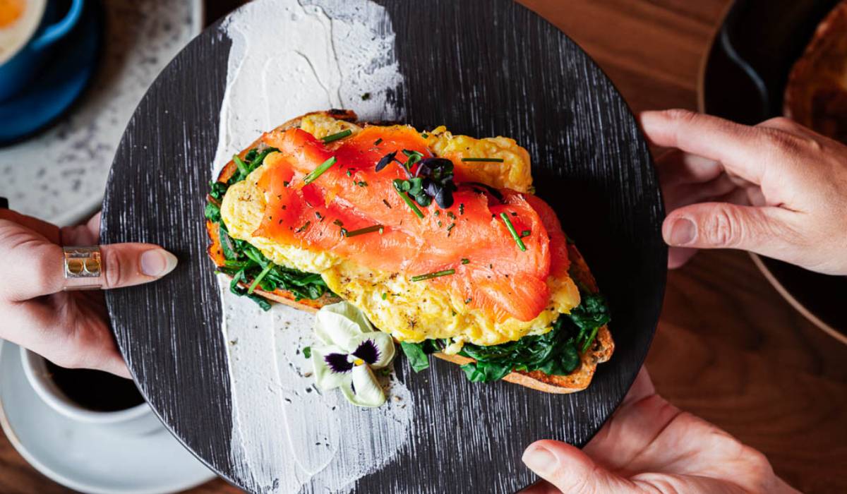 With chef Ryan Eisert at the helm, Iris and Blue Bar’s menus rotate seasonally.