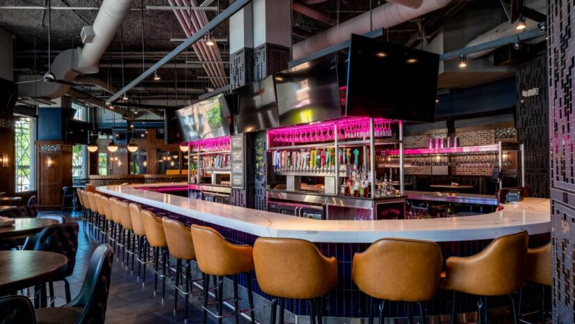 Kathy Rakes Bar Louie Declares Bankruptcy for Second Time - FSR magazine