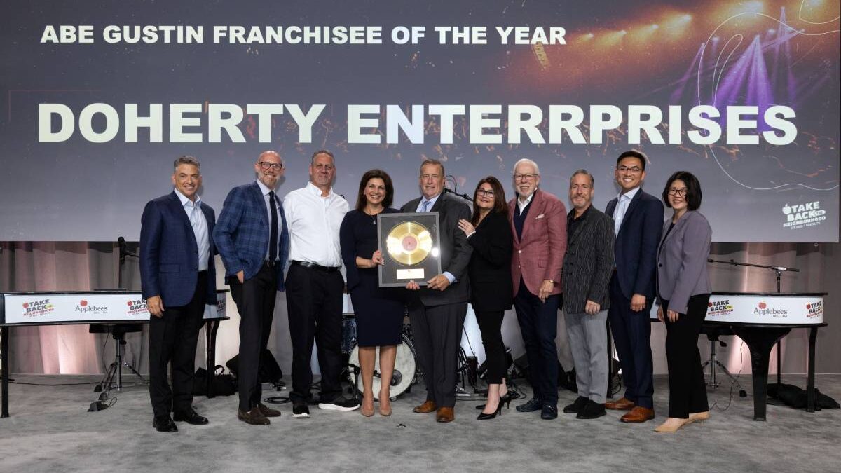 Doherty Enterprises receiving the Applebee's honor.